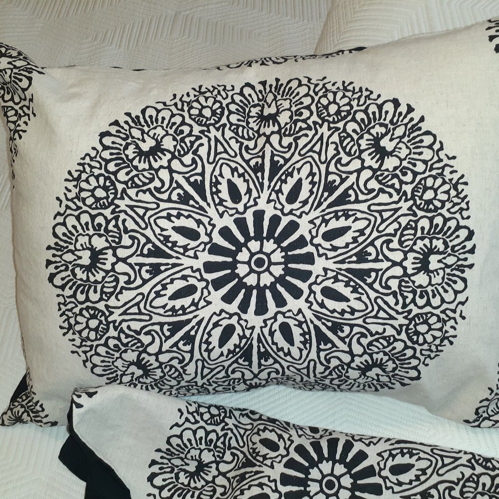 2 Threshold Linen Blend Shams